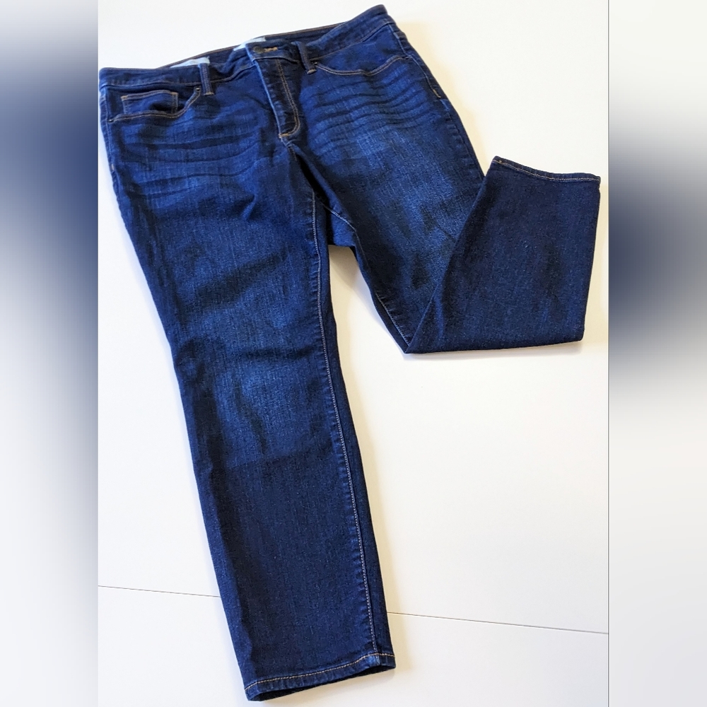 UNIVERSAL THREAD, Mid Rise Skinny, Size 14(32) Short.